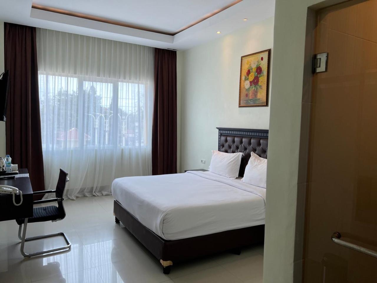 Collection O 90746 Kirei Hotel Bantaeng Exterior foto