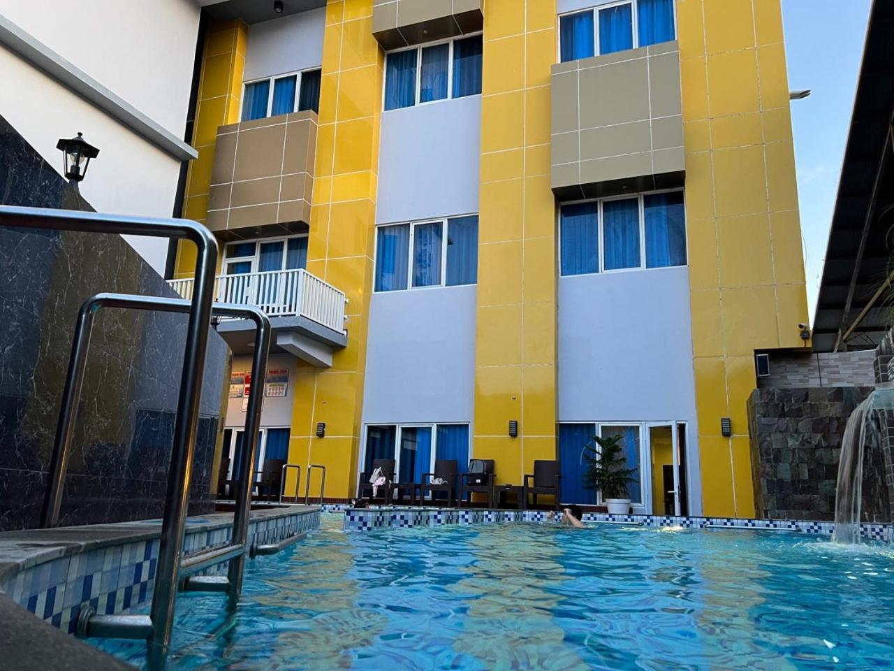 Collection O 90746 Kirei Hotel Bantaeng Exterior foto